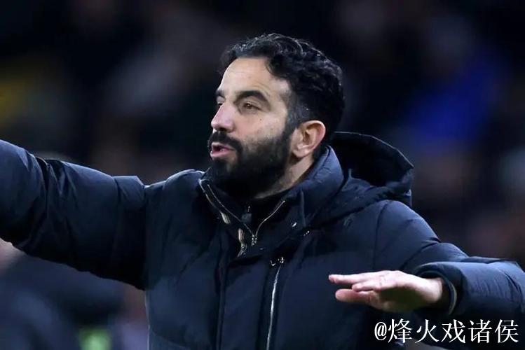 TA:由于姆伯莫等人参加非洲杯,曼联正在演练433阵型 TA:由于姆伯莫等人参加非洲杯,曼联正在演练433阵型